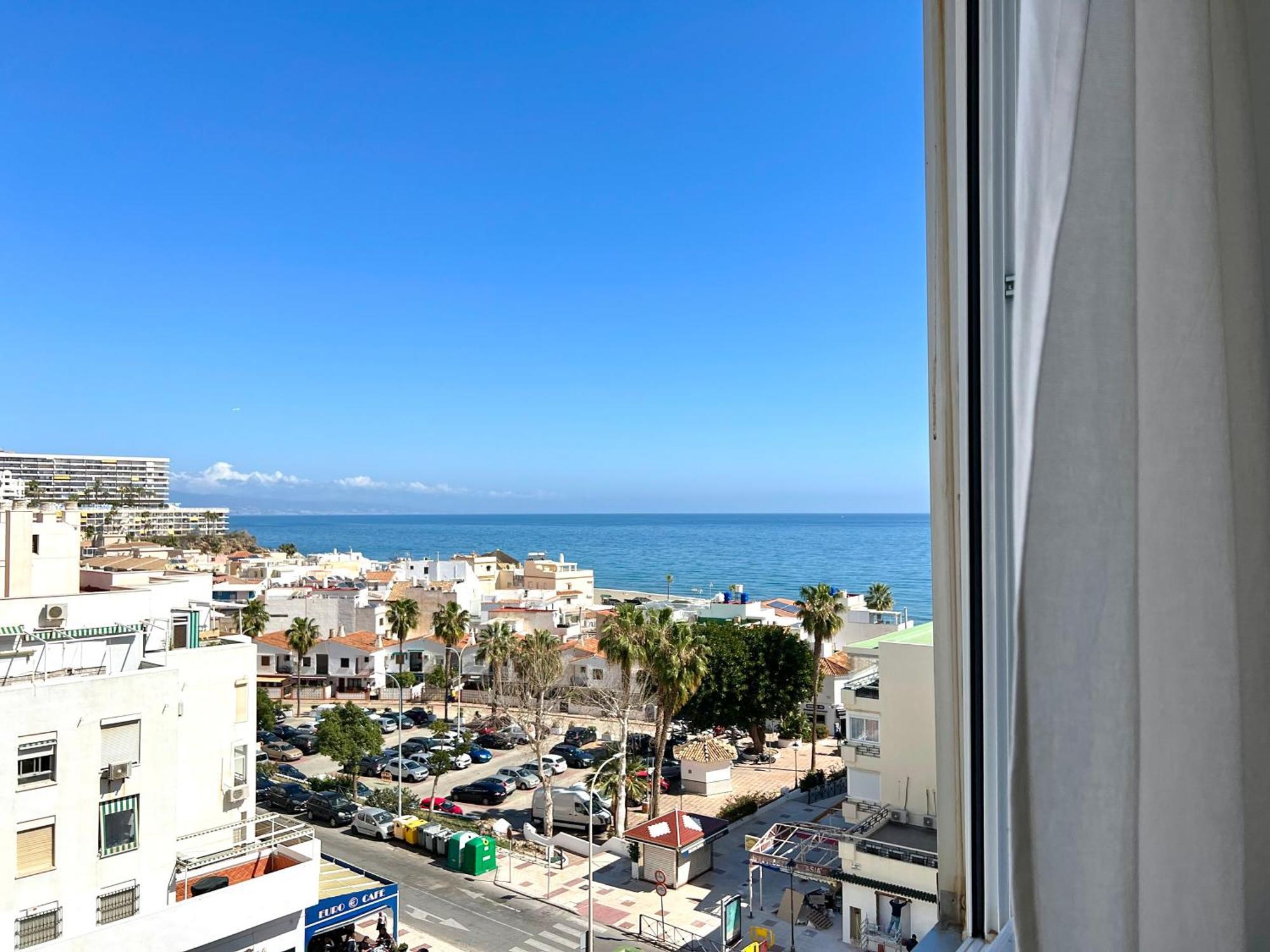 En Carihuela Con Vistas Y Plaza De Garaje, Nucleo Cristal Apartment Torremolinos Exterior photo